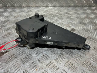 блок предохранителей BMW 5 серия E60/E61 2005, 2.0 л., дизель, 6МКПП, седан, 690661901