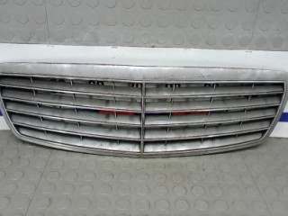 решетка радиатора Mercedes-Benz E-Класс W211/S211 2004, 2.7 л., дизель, седан