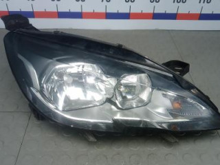 фара правая Peugeot 308 T9 2015, 1.6 л., дизель, МКПП, универсал, 9800553180, 030128760200
