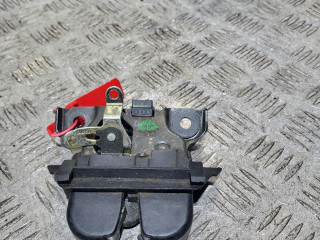 замок багажника Audi A4 B5 1997, 1.9 л., дизель, 5МКПП, универсал, 8D9827520A