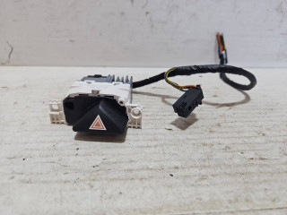 кнопка аварийной сигнализации Ford Focus 1 поколение 2000, 1.4 л., бензин, МКПП, хетчбэк 5 дв., Z8AG13A350AE