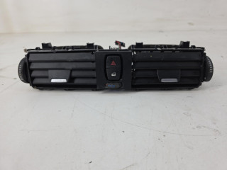 дефлектор обдува салона BMW 3 серия F30/F31/F34 2013, 1.6 л., N13 B16 A, бензин, АКПП, седан, задний привод, правый руль, 9218552