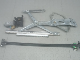 стеклоподъемник передний правый Mercedes-Benz M-Класс W163 2000, 2.7 л., дизель, МКПП, внедорожник 5 дв.