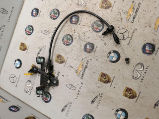 захватный крюк капота Chevrolet TrailBlazer 3 поколение 2023, 1.3 л., бензин