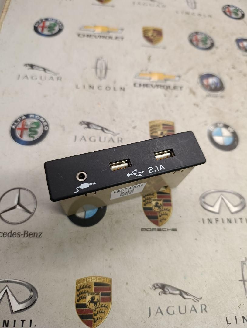 разъем AUX / USB Subaru Outback 6 поколение 2022, 2.5 л., бензин, 86257AN00A - фото №1