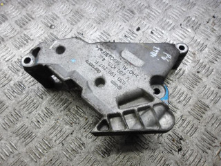 кронштейн двигателя Volkswagen Passat B6 2006, 1.9 л., дизель, 03G199207F