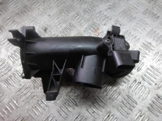 патрубок воздушного фильтра Volkswagen Touran 1 поколение [2-й рестайлинг] 2011, 1.4 л., бензин, МКПП, минивэн, 03C145861F