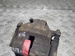 суппорт передний правый Nissan Almera N16 [рестайлинг] 2005, 2.2 л., YD22D, дизель, 6МКПП, синий, хетчбэк 5 дв.