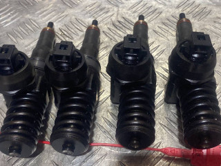 форсунка Skoda Fabia 1 поколение [рестайлинг] 2006, 1.9 л., AXR, дизель, 5МКПП, хетчбэк 5 дв., 038130073AG