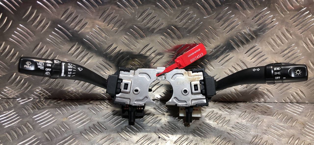 переключатель подрулевой (стрекоза) Hyundai Santa Fe 2 поколение (CM) 2006, 2.2 л., D4EB, дизель, АКПП, внедорожник 5 дв. - фото №1