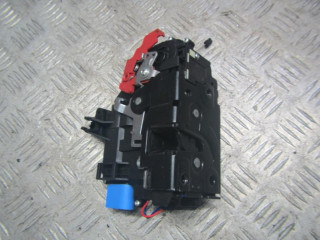 замок двери передней правой Volkswagen Golf 4 поколение 2005, 1.4 л., бензин, МКПП, хетчбэк 5 дв.