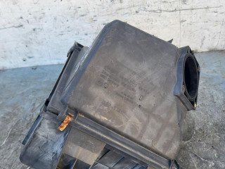 корпус воздушного фильтра Audi A6 4B/C5 1997, 2.4 л., бензин, 5МКПП, зелёный, седан