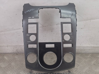 рамка под магнитолу Kia Cerato 2 поколение 2011, 84740-1M000