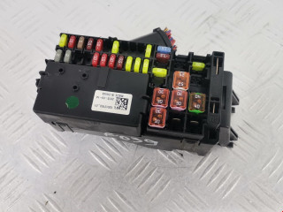 блок предохранителей Opel Astra K 2016, 1.6 л., МКПП, хетчбэк 5 дв., 15513163