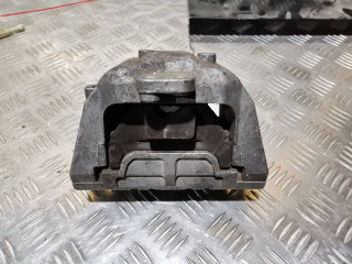 подушка крепления двигателя Volkswagen Golf 4 поколение 2002, 1.9 л., дизель, хетчбэк 5 дв.