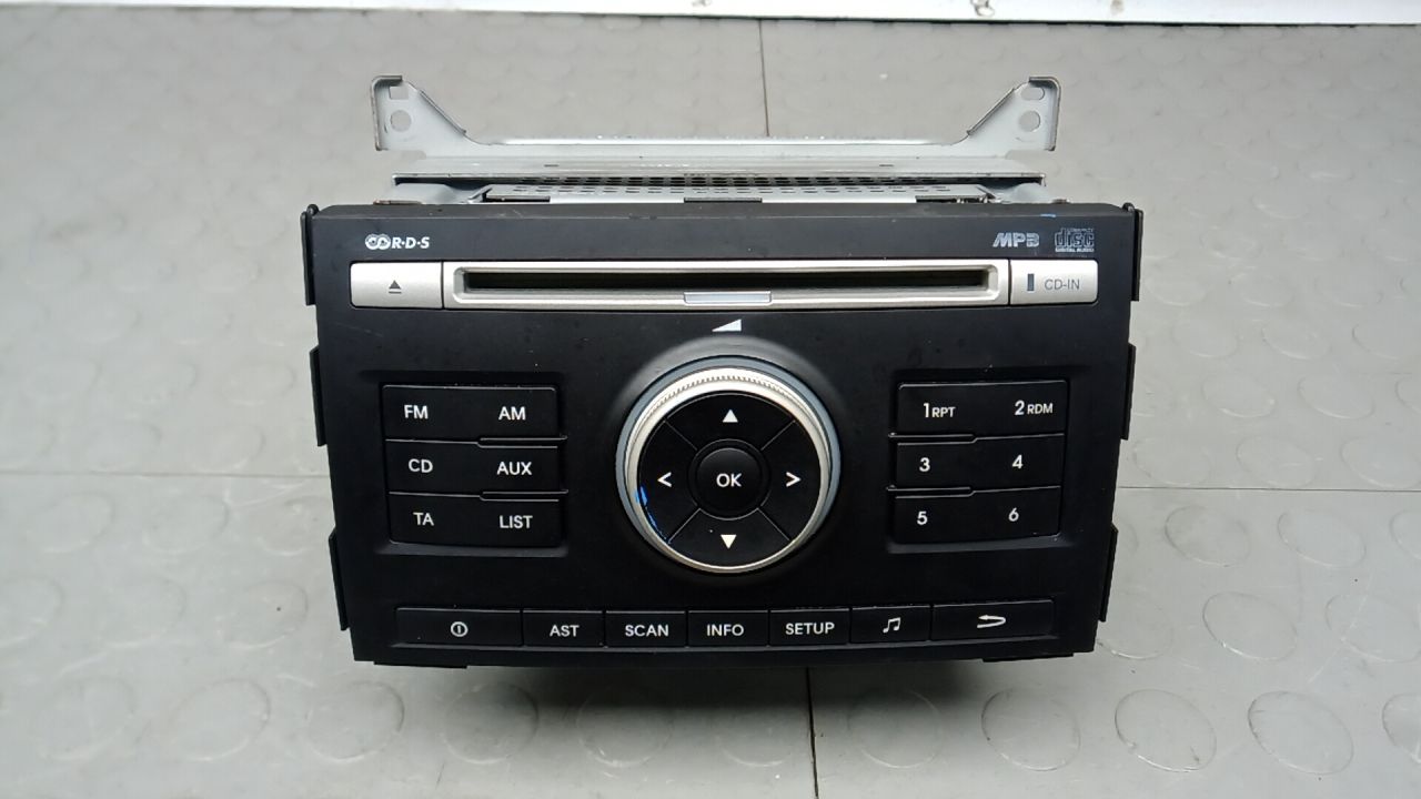 магнитола Kia Ceed 1 поколение 2010, 1.6 л., бензин - фото №1