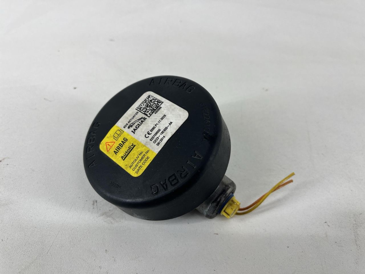 пиропатрон петли капота Jaguar XJ 4 поколение 2015, 2.0 л., бензин, C2D23552 - фото №1