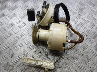 насос топливный Audi A4 B5 1995, 2.6 л., бензин, МКПП, седан, 8D0201319