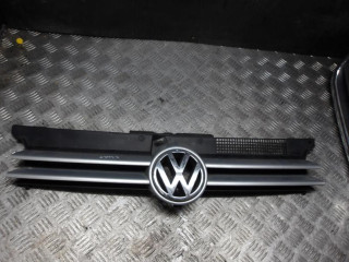 решетка радиатора Volkswagen Golf 4 поколение 2001, 1.4 л., бензин, МКПП, универсал, 1J0853651H