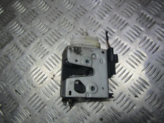 замок двери передней правой Audi A4 B5 1998, 1.6 л., бензин, МКПП, универсал, 8D1837016F