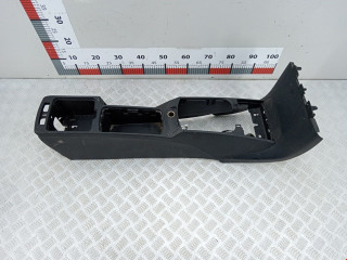 консоль салона Volvo C30 1 поколение 2007, 2.0 л., МКПП, хетчбэк 3 дв., 8687407