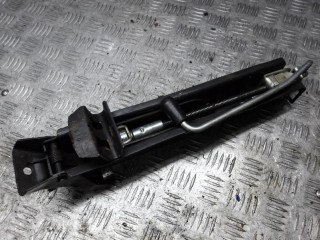 домкрат Volkswagen Tiguan 1 поколение 2008, 5N0011031A