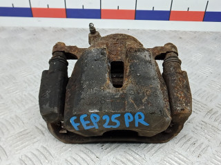 суппорт передний правый Toyota RAV4 3 поколение XA30 [2-й рестайлинг] 2015, 2.0 л., дизель