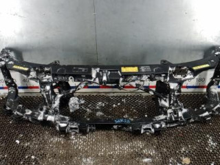 передняя панель крепления облицовки (телевизор) Land Rover Discovery 3 поколение 2005, 2.7 л., дизель, АКПП, внедорожник 5 дв.