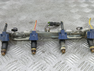 топливная рампа Honda Civic 8 поколение [рестайлинг] 2011, 1.8 л., бензин