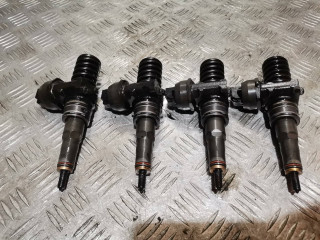 форсунка Skoda Fabia 1 поколение [рестайлинг] 2006, 1.9 л., AXR, дизель, МКПП, хетчбэк 5 дв., 038130073AG