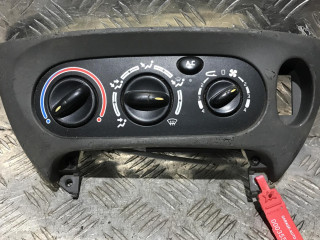 блок управления печки / климат-контроля Renault Scenic 1 поколение 1999, 1.6 л., бензин, МКПП, минивэн