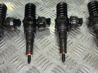 форсунка Volkswagen Polo 4 поколение [рестайлинг] 2006, 1.9 л., AXR, дизель, 5МКПП, 038130073AG