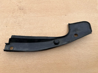 водосток капота BMW 5 серия E60/E61 [рестайлинг] 2007, 3.0 л., дизель, АКПП, универсал, 7034159