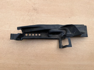 водосток капота BMW 5 серия E60/E61 [рестайлинг] 2007, 3.0 л., дизель, АКПП, универсал, 6939722