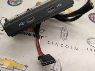 разъем AUX / USB Volkswagen Atlas 1 поколение [рестайлинг] 2021, 3.6 л., бензин, АКПП, 5NA035736