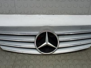 решетка радиатора Mercedes-Benz CLK-Класс C209/A209 2003, 2.7 л., дизель, купе