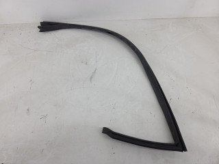 уплотнитель двери Maserati GranTurismo 1 поколение 2010, 4.2 л., АКПП, правый руль, 80089200