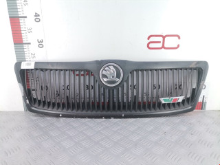 решетка радиатора Skoda Octavia 2 поколение (A5) 2007, 2.0 л., МКПП, хетчбэк 5 дв., 1Z0853668A