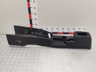 консоль салона Ford Mondeo 3 поколение 2001, 2.0 л., МКПП, универсал, 1131618