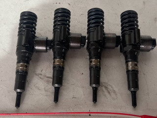 форсунка Volkswagen Golf 5 поколение 2006, 2.0 л., BKD, дизель, 6МКПП, 03G130073G