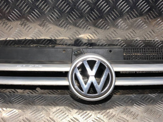 решетка радиатора Volkswagen Golf 4 поколение (1997 - 2006), 1.4 л., AXP, бензин, 5МКПП, черный, хетчбэк 5 дв.