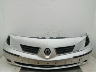 бампер передний Renault Laguna 2 поколение 2005, 2.0 л., бензин, 5МКПП, серебро, хетчбэк 5 дв.