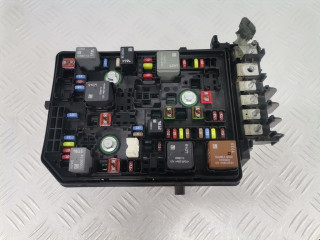 блок предохранителей Opel Astra K 2016, 1.6 л., МКПП, хетчбэк 5 дв., 15513163