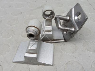 петля двери BMW 5 серия F07/F10/F11 2011, 3.0 л., дизель, хетчбэк 5 дв.