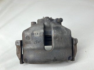 суппорт передний левый Volkswagen Passat B7 2013, 1.8 л., TFSI, CDAA, бензин, серебро, передний привод, правый руль, 1K0615123E