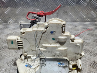 замок двери Audi A4 B7 2005, 1.9 л., дизель, 5МКПП, универсал, 4F1837015