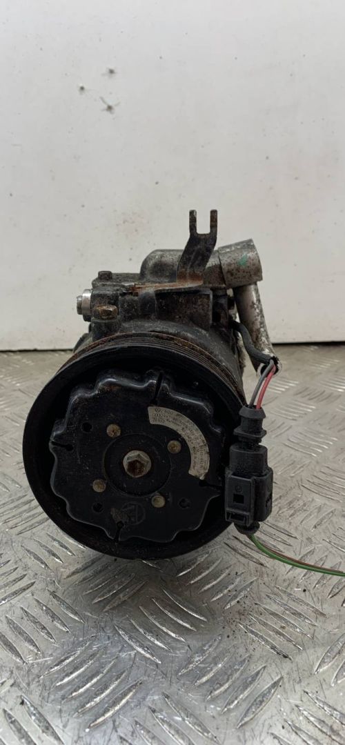 компрессор кондиционера Volkswagen Polo 4 поколение 2005, 4472208943, 6Q0820803 - фото №1