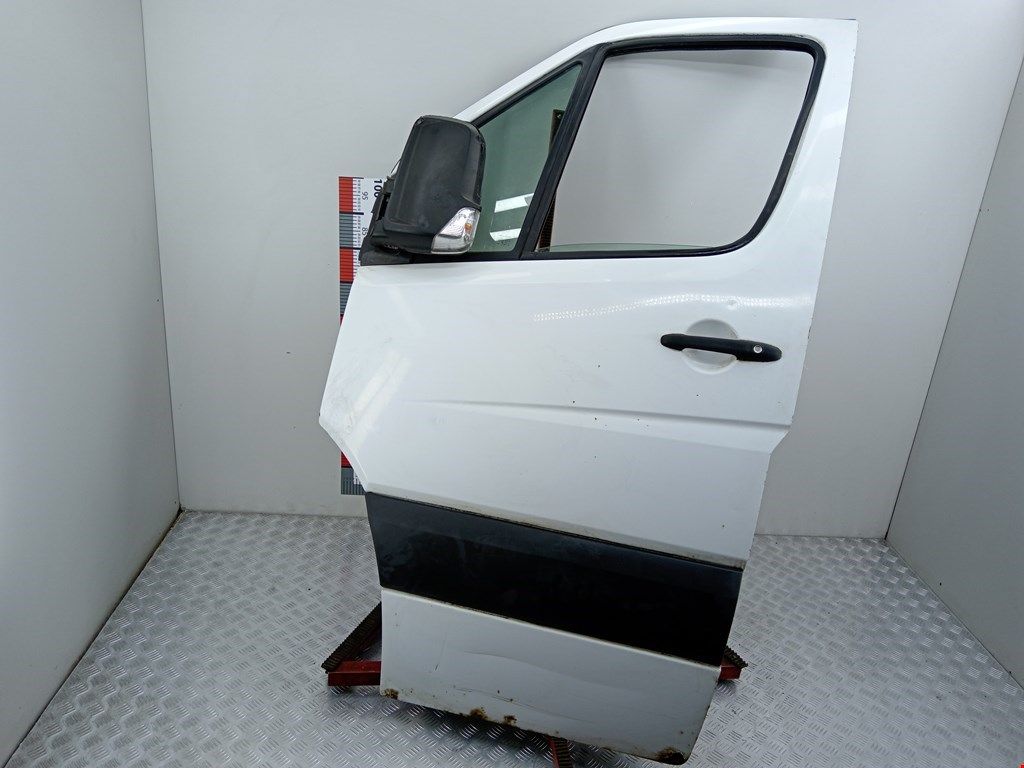 дверь передняя левая Mercedes-Benz Sprinter 2 поколение (W906) 2008, 2.2 л., МКПП, микроавтобус, A9067200005 - фото №1