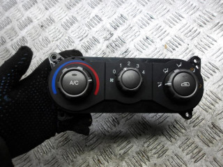 блок управления печки / климат-контроля Hyundai Matrix 1 поколение 2004, 1.6 л., бензин, МКПП, хетчбэк 5 дв., 9725017XXX