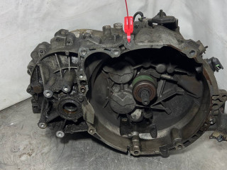 КПП механическая (МКПП) Volvo S40 1 поколение [рестайлинг] 2004, F9Q419, 6МКПП, седан, 126M56L2, P30616126, T113786